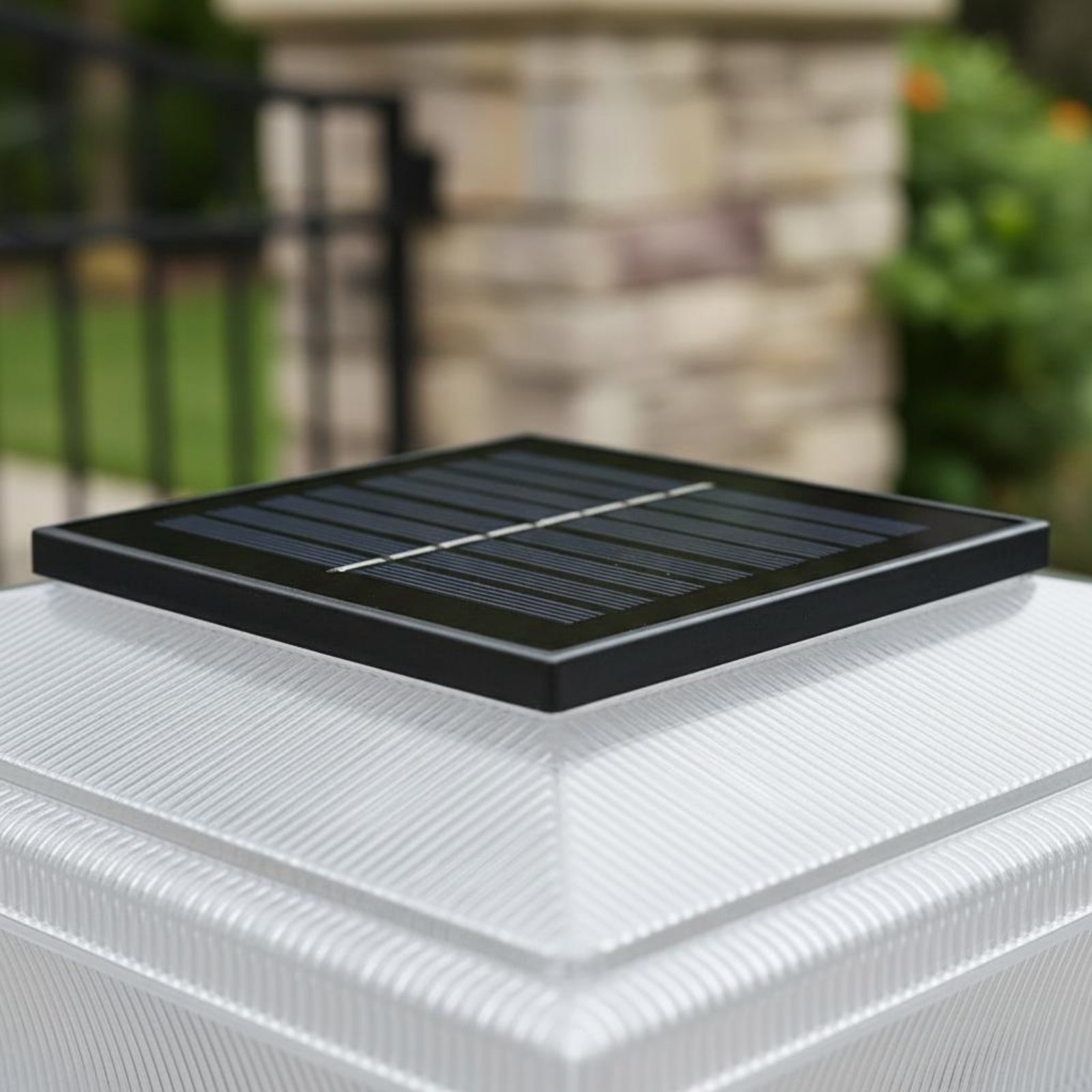 Lampada Solare per Pali Quadra - Solar Garden Light recensione e prezzo